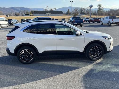 2026 Ford Escape Platinum