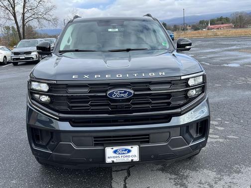 2025 Ford Expedition Max Active 4x4