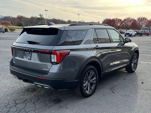 2025 Ford Explorer Active 4X4