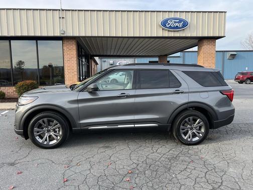 2025 Ford Explorer Active 4X4
