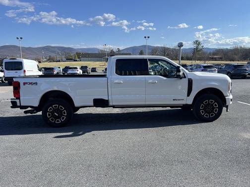 2026 Ford F-350 Platinum