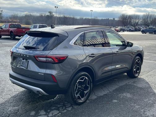 2026 Ford Escape Platinum