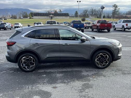 2026 Ford Escape Platinum