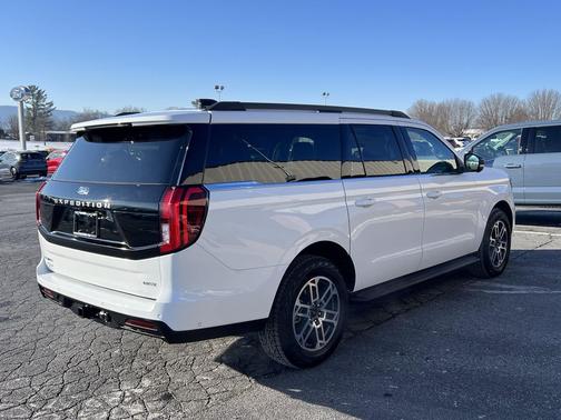 2025 Ford Expedition Active 4x4