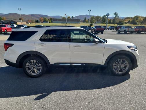 2025 Ford Explorer Active 4X4