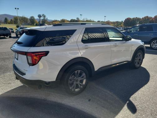 2025 Ford Explorer Active 4X4