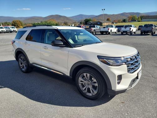 2025 Ford Explorer Active 4X4