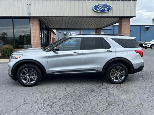 2023 Ford Explorer XLT 4X4