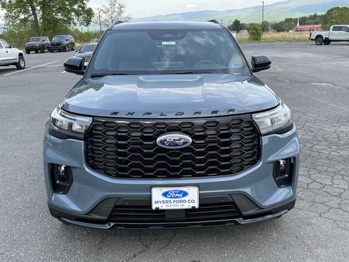 Vapor Blue Metallic 2026 Ford Explorer ST-Line 4X4