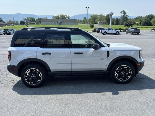 Space White Metallic 2026 Ford Bronco Sport Outer Banks 4x4