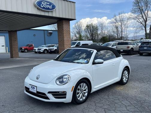White Silver Metallic/Black Roof 2018 Volkswagen Beetle 2.0T S