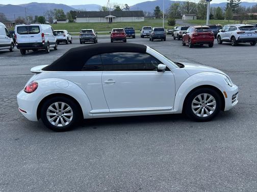 White Silver Metallic/Black Roof 2018 Volkswagen Beetle 2.0T S