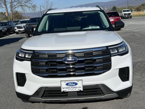 Oxford White 2025 Ford Explorer Active 4X4