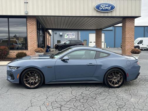 2025 Ford Mustang GT Premium