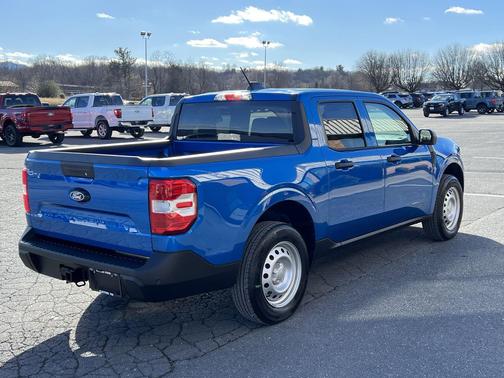 2025 Ford Maverick XL AWD SuperCrew