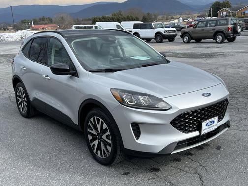 2020 Ford Escape SE