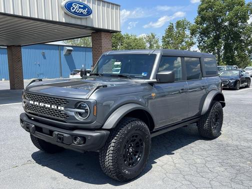 Carbonized Gray Metallic 2026 Ford Bronco Badlands 4 Door Advanced 4x4