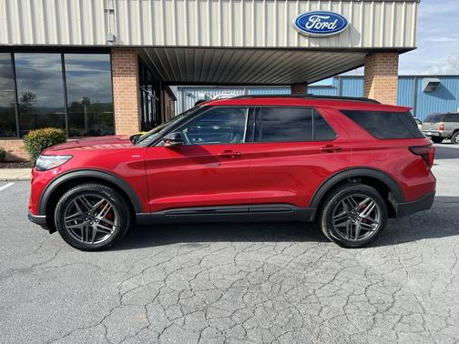 2025 Ford Explorer ST-Line 4X4