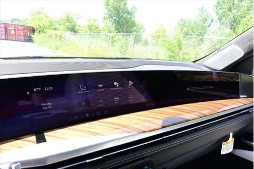 2025 Cadillac Escalade Sport Platinum