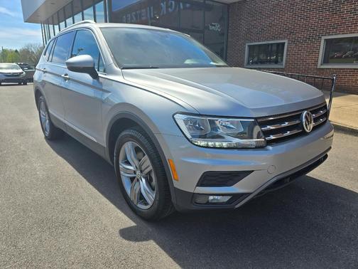 Pyrite Silver Metallic 2021 Volkswagen Tiguan 2.0T SEL