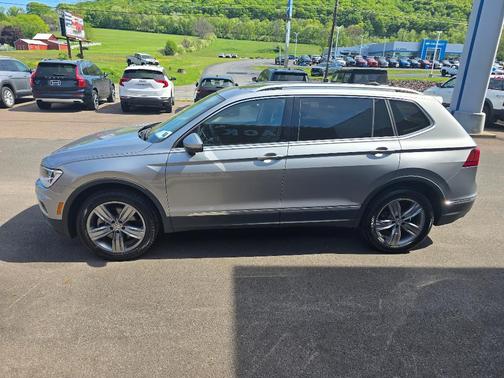 Pyrite Silver Metallic 2021 Volkswagen Tiguan 2.0T SEL