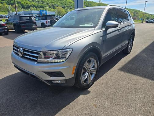 Pyrite Silver Metallic 2021 Volkswagen Tiguan 2.0T SEL