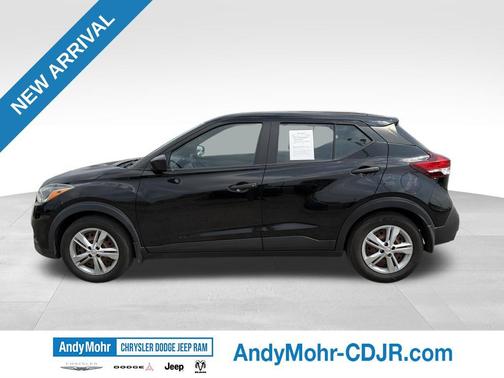 Super Black 2020 Nissan Kicks S