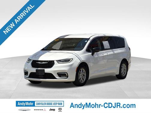 Bright White Clearcoat 2024 Chrysler Pacifica Touring L
