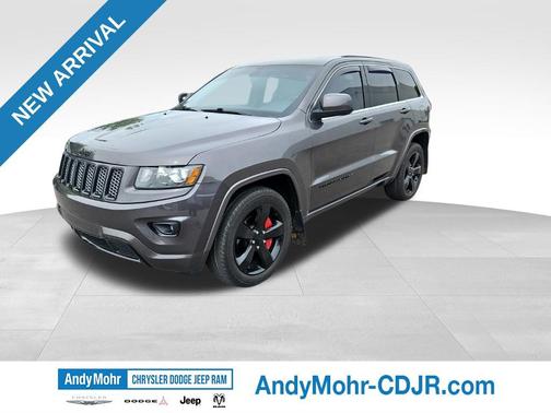 Brilliant Black Crystal Pearlcoat 2014 Jeep Grand Cherokee Altitude