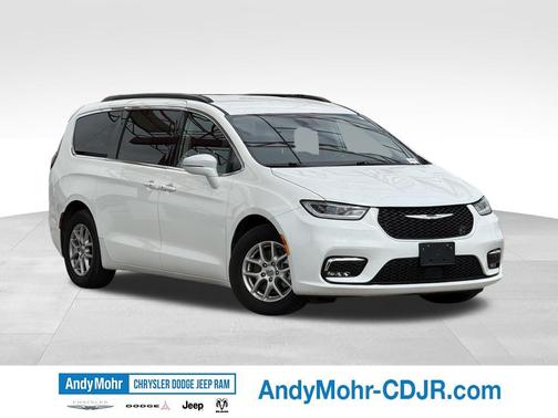 Bright White Clearcoat 2022 Chrysler Pacifica Touring L
