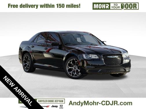 Gloss Black 2018 Chrysler 300 Touring