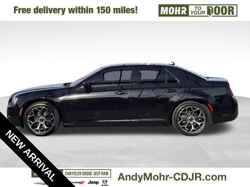 Gloss Black 2018 Chrysler 300 Touring