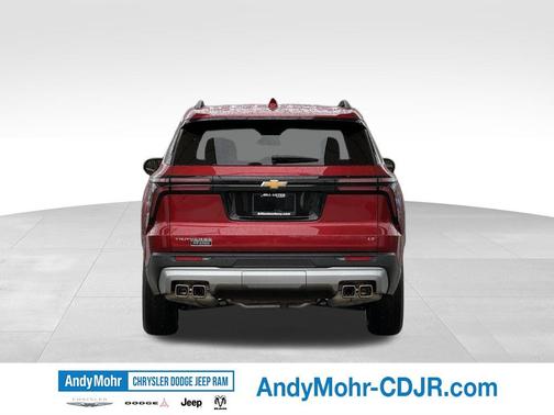 Radiant Red Tintcoat 2024 Chevrolet Traverse LT