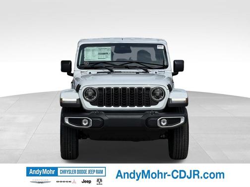 Bright White Clearcoat 2026 Jeep Gladiator Sahara 4x4
