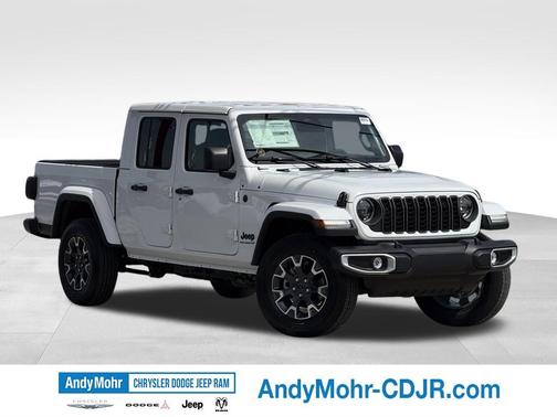 Bright White Clearcoat 2026 Jeep Gladiator Sahara 4x4