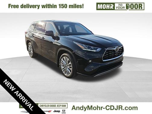 Midnight Black Metallic 2024 Toyota Highlander Platinum