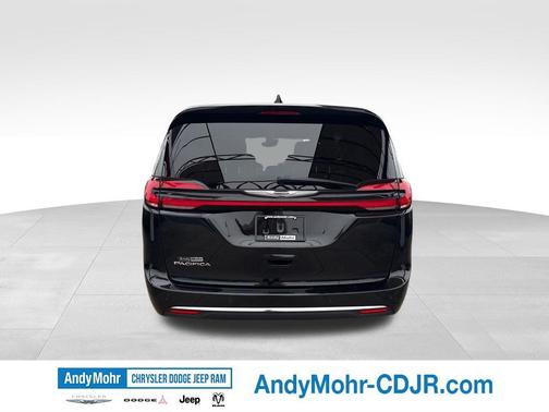 Diamond Black 2025 Chrysler Pacifica L