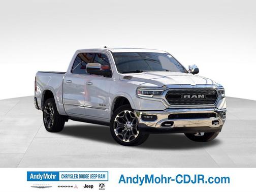 Ivory White Tri-Coat Pearlcoat 2021 RAM 1500 Limited