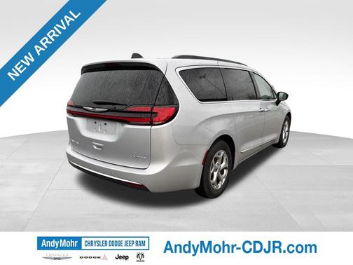 Silver Mist Clearcoat 2023 Chrysler Pacifica Limited