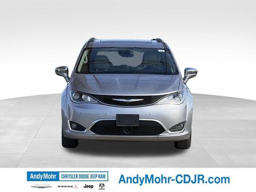 Billet Silver Metallic Clearcoat 2017 Chrysler Pacifica Limited