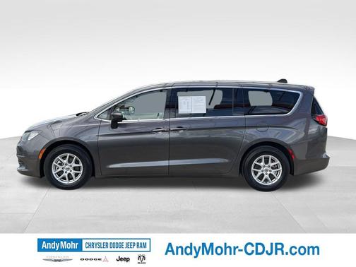 Crystal Metallic 2023 Chrysler Voyager LX