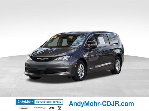 Crystal Metallic 2023 Chrysler Voyager LX
