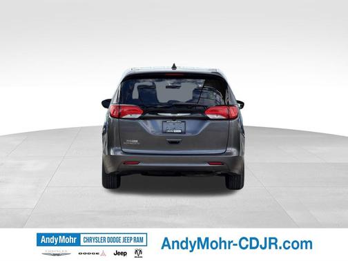 Crystal Metallic 2023 Chrysler Voyager LX
