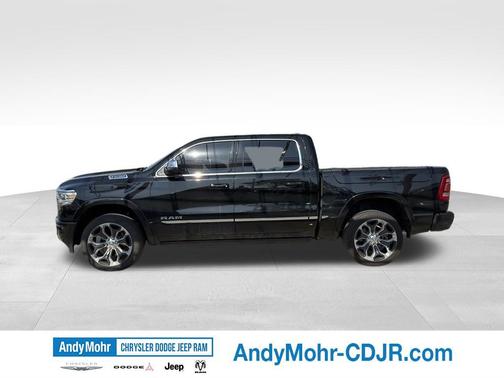 Diamond Black Crystal Pearlcoat 2023 RAM 1500 Limited