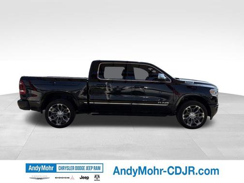 Diamond Black Crystal Pearlcoat 2023 RAM 1500 Limited