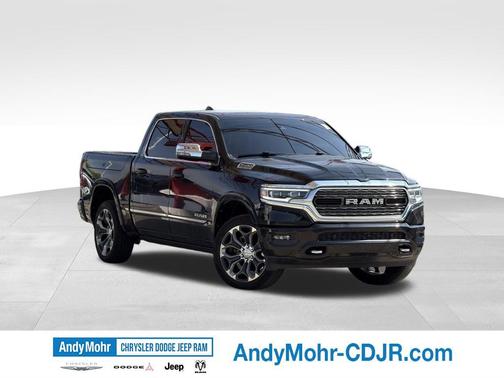 Diamond Black Crystal Pearlcoat 2023 RAM 1500 Limited