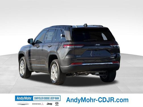 Baltic Gray Metallic Clearcoat 2026 Jeep Grand Cherokee Altitude
