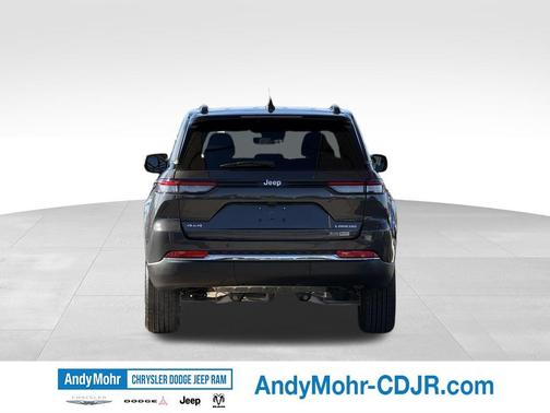 Baltic Gray Metallic Clearcoat 2026 Jeep Grand Cherokee Altitude