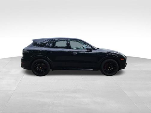 2021 Porsche Cayenne GTS