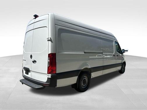 2024 Mercedes-Benz eSprinter 2500 170 WB High Roof Cargo